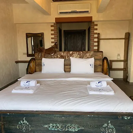 Mavi At Blue Horse Resort