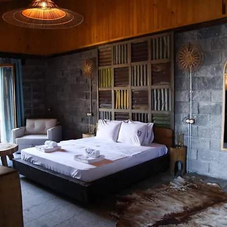 Mavi At Blue Horse Θέρετρο *